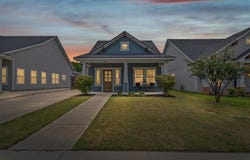 408 N Hawkins, Waxahachie, TX 75165