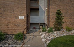 1457 E Pond Drive, Okemos, MI 48864