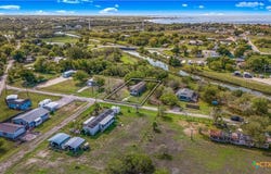 112 E Toledo Street, Seadrift, TX 77983