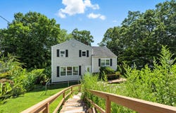 21 Bruce Ln, Valhalla, NY 10595