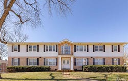 605 Thunderbird Court, Chesterfield, MO 63017