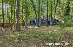 15155 Hickory Street, Spring Lake, MI 49456