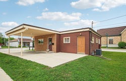 234 Oakton Ave, Pewaukee, WI 53072
