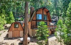 7226 Yosemite Park Way, Yosemite, CA 95389