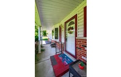 28 Queensbrook Place, Olivette, MO 63132