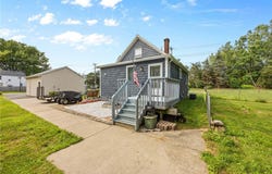 891 Whitney Road W, Perinton, NY 14450