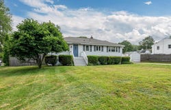 29 Green Acre Drive, Salem, NH 03079