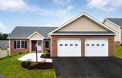 5 RIVER OAK DR, STAUNTON, VA 24401