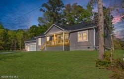 429 Country Club Drive W, Minnesott Beach, NC 28510