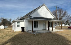 610 N Maple St, Osmond, NE 68765
