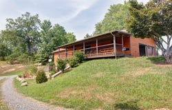 1445 Clabo Hollow Rd, Sevierville, TN 37876