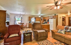 498 S Poplar Street, Dresden, TN 38225