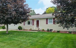 215 Rhine St SW, Sugarcreek, OH 44681