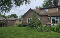 2015 HICKORY Lane, OSHKOSH, WI 54901