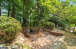 327 E STREET ROAD, KENNETT SQUARE, PA 19348