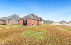100 Summit Crest Drive, Youngsville, LA 70592