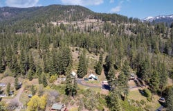 120 Alpine Ln, Hope, ID 83836