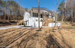 2055 Lake City Hwy, Clinton, TN 37716