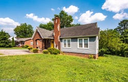 98 Broad Street N, Lexington, TN 38351
