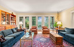 W330n247 Kettle Moraine Dr, Delafield, WI 53018