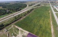5239 Oak Crest Hill Rd SE, Hills, IA 52235