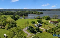 231 Dolphin Point Drive, Langston, AL 35755