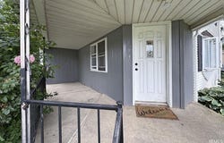 321 W Pine Street, Topeka, IN 46571-9093