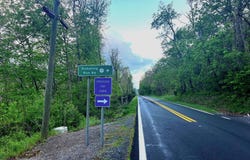 7 DUMPLING RUN Road, MOOREFIELD, WV 26836