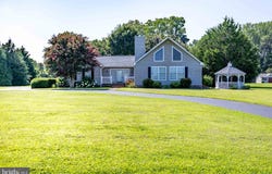 245 NOMINI BAY DR, MONTROSS, VA 22520