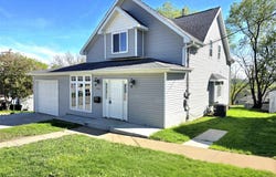 490 Sherwood, East Dubuque, IL 61025