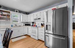 1860 E Division Street, Bolivar, MO 65613