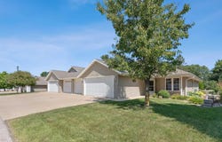 130 Presley Circle, Waterloo, IA 50701