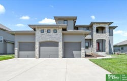 12124 Montauk Drive, Papillion, NE 68046