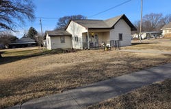 511 Howard Ave, Curtis, NE 69025
