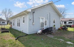 323 Wright Avenue, Chaffee, MO 63740