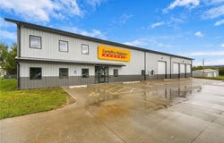 1110 Hawkeye Dr, Hiawatha, IA 52233