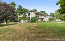 1217 El Camino Drive NW, Grand Rapids, MI 49504
