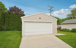 2109 N 113th St, Wauwatosa, WI 53226