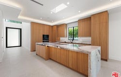 5126 Lindley Ave, Encino, CA 91316