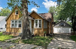 1113 & 1113 1/2 CHARLOTTE Street, Pekin, IL 61554