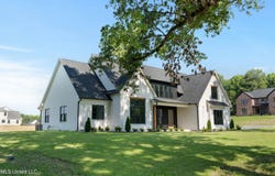 5171 Brook Ln, Hernando, MS 38632