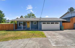 2449 OAK St, NorthBend, OR 97459