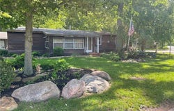 296 Ashwood Drive, Elyria, OH 44035