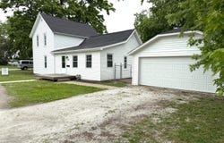 409 E Chestnut Street, Paxton, IL 60957