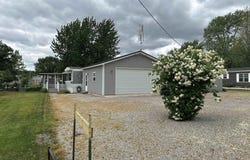23 EMS B6A Lane, Leesburg, IN 46538