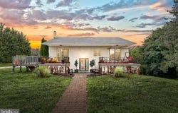 11 N SCHOOL HOUSE ROAD, THOMASVILLE, PA 17364