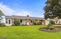 5280 BOARD ROAD, MOUNT WOLF, PA 17347