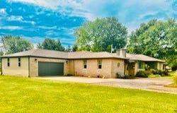 1603 Sunset Drive, Carmi, IL 62821