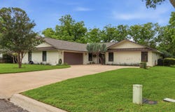 417 Olympia Fields, Meadowlakes, TX 78654
