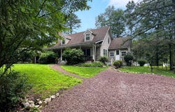 1701 Johns Road, Effort, PA 18330
